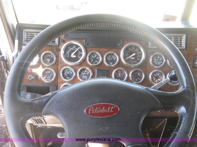 image for item K8701 1999 Peterbilt 379