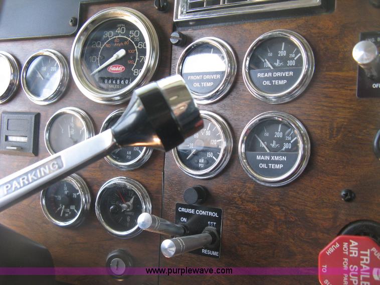 image for item K8701 1999 Peterbilt 379