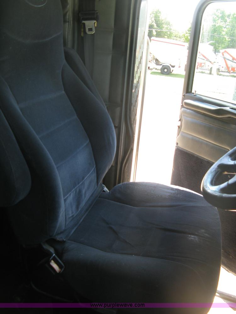 image for item K8701 1999 Peterbilt 379