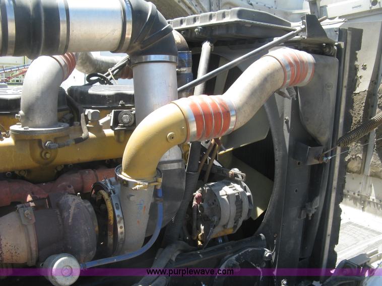 image for item K8701 1999 Peterbilt 379