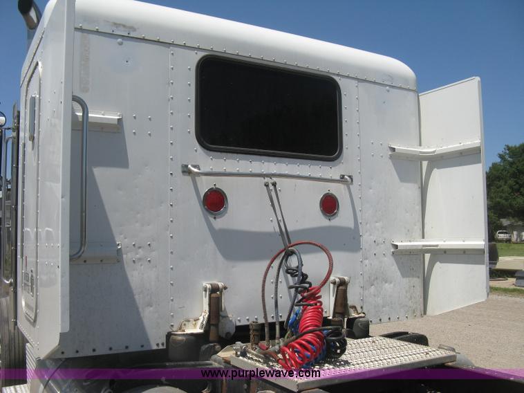 image for item K8701 1999 Peterbilt 379