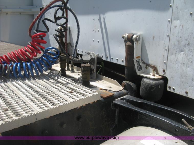 image for item K8701 1999 Peterbilt 379