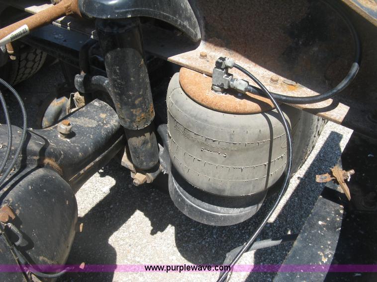 image for item K8701 1999 Peterbilt 379