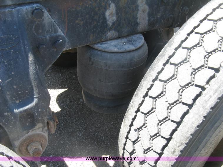 image for item K8701 1999 Peterbilt 379