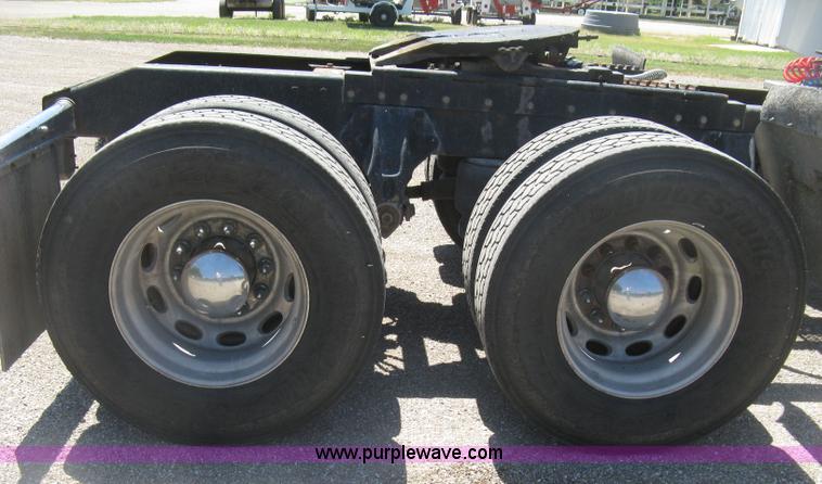 image for item K8701 1999 Peterbilt 379