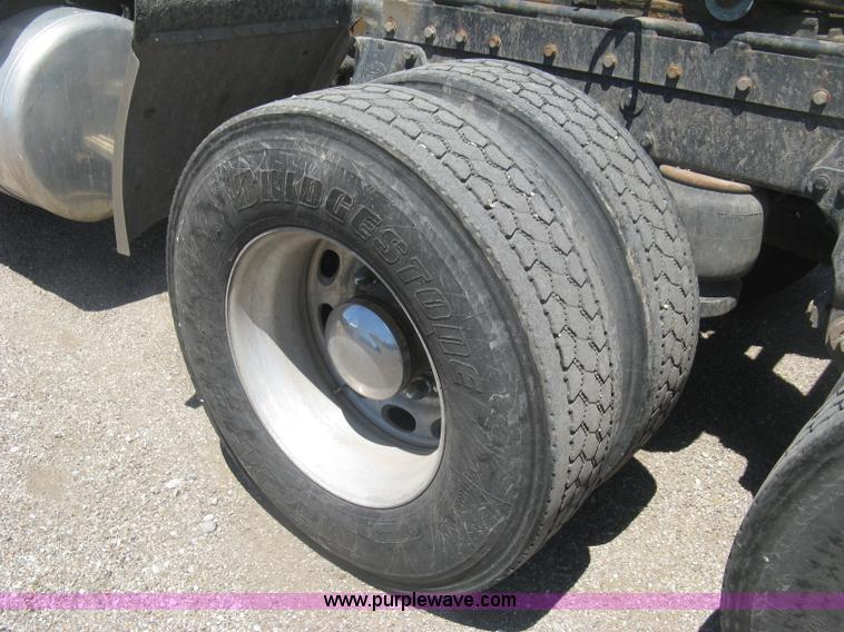 image for item K8701 1999 Peterbilt 379