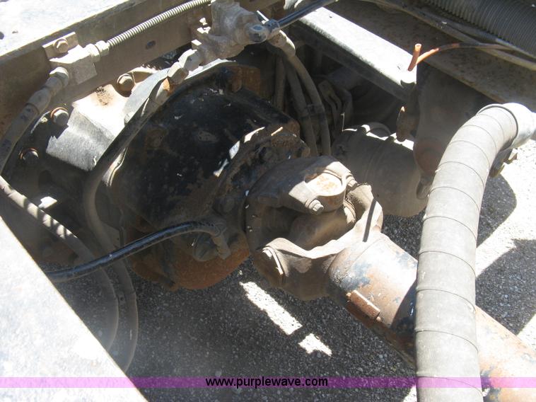 image for item K8701 1999 Peterbilt 379