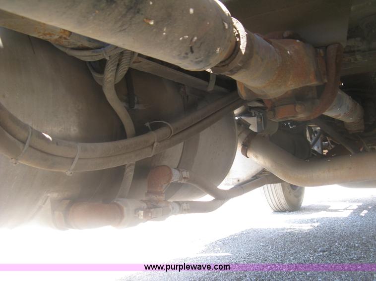 image for item K8701 1999 Peterbilt 379