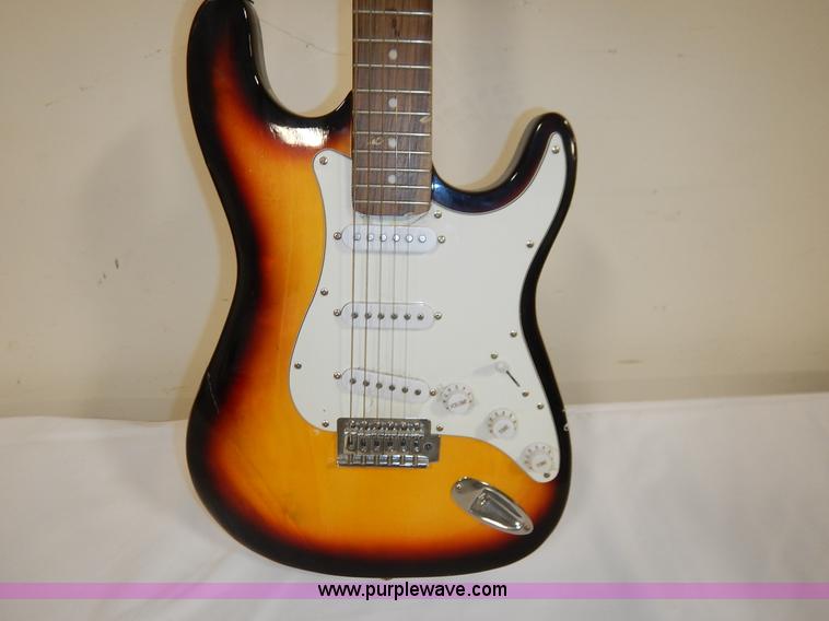 image for item BM9478 Electric guitar