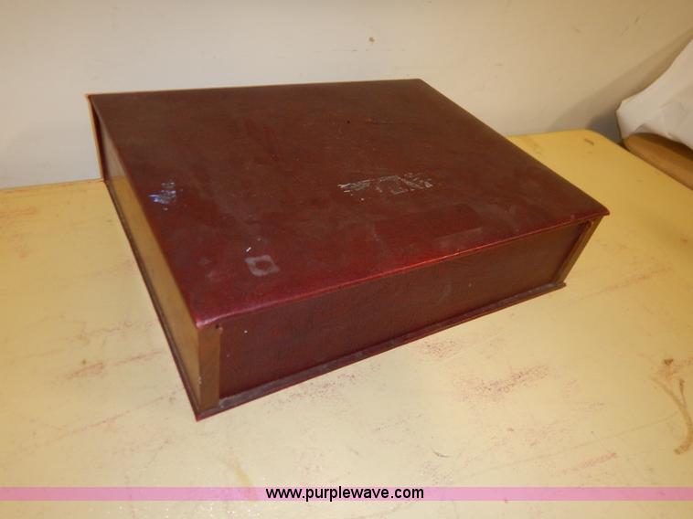 image for item BO9750 (60) The 100 Greatest American bars