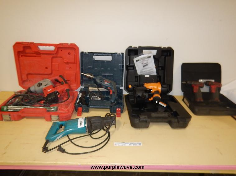 image for item BO9755 (6) assorted hand tools