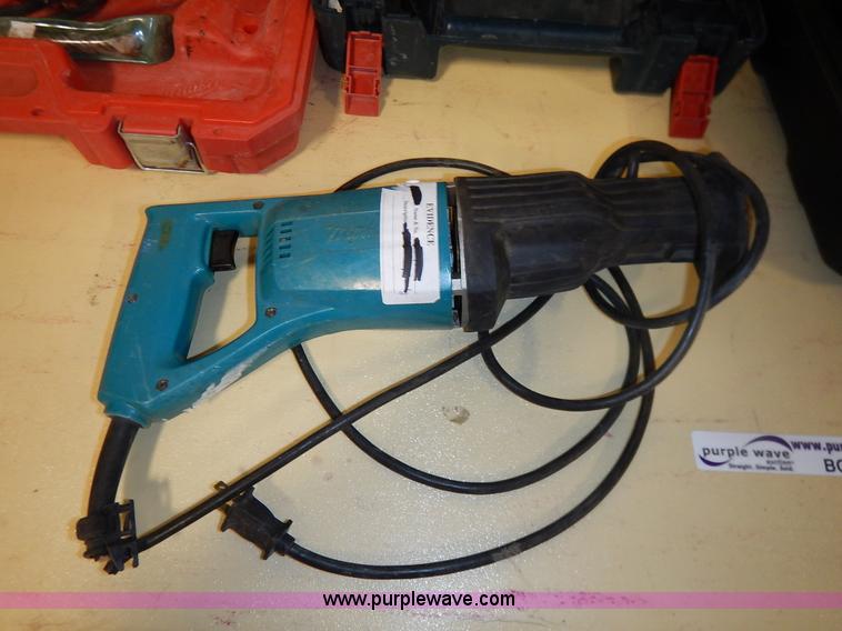 image for item BO9755 (6) assorted hand tools