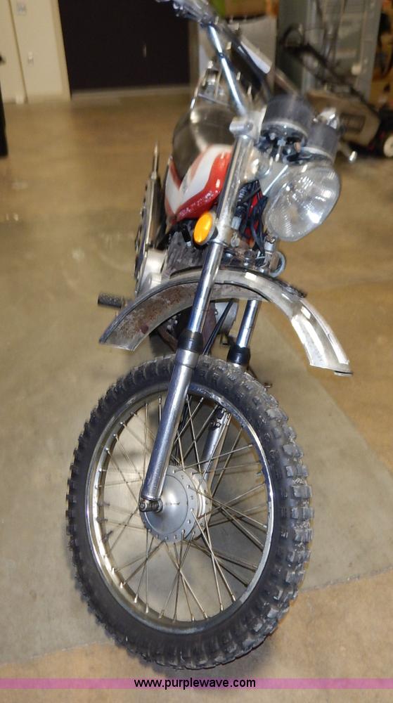 image for item BO9761 1972 Suzuki dirt bike