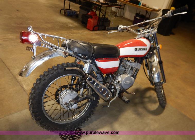 image for item BO9761 1972 Suzuki dirt bike