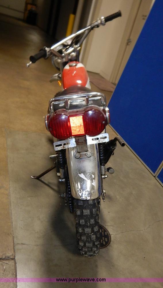 image for item BO9761 1972 Suzuki dirt bike