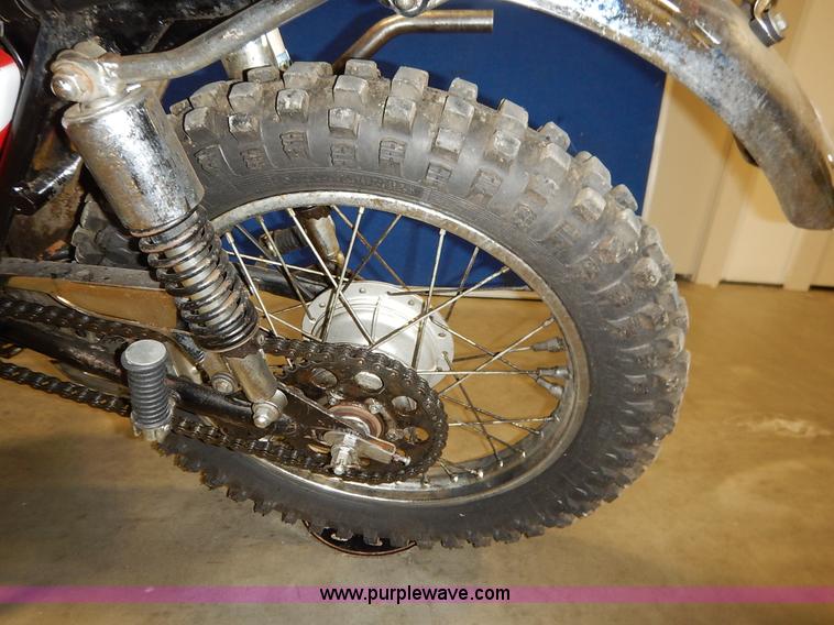 image for item BO9761 1972 Suzuki dirt bike
