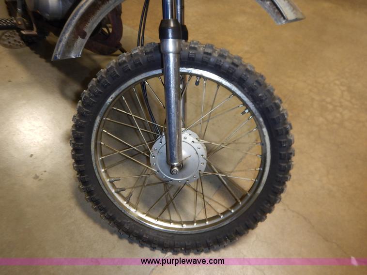 image for item BO9761 1972 Suzuki dirt bike