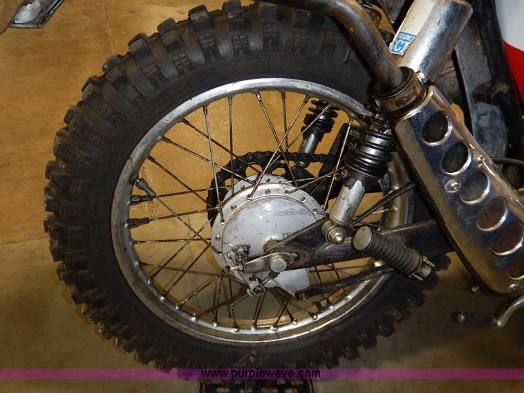 image for item BO9761 1972 Suzuki dirt bike
