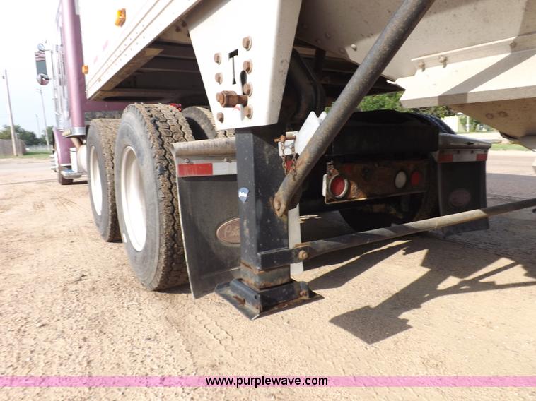 image for item J6900 2008 Peterbilt 389 semi truck