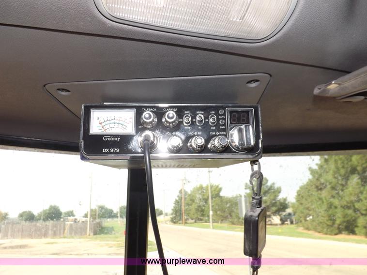 image for item J6900 2008 Peterbilt 389 semi truck