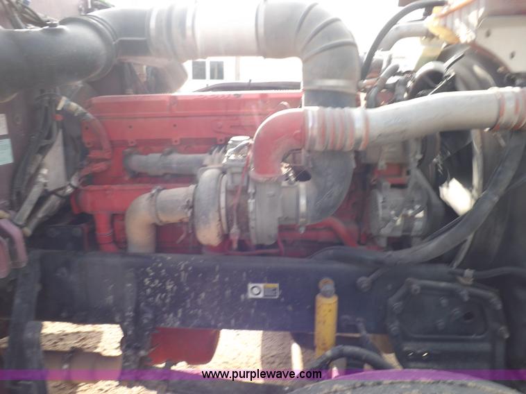 image for item J6900 2008 Peterbilt 389 semi truck