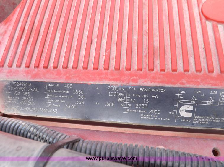 image for item J6900 2008 Peterbilt 389 semi truck