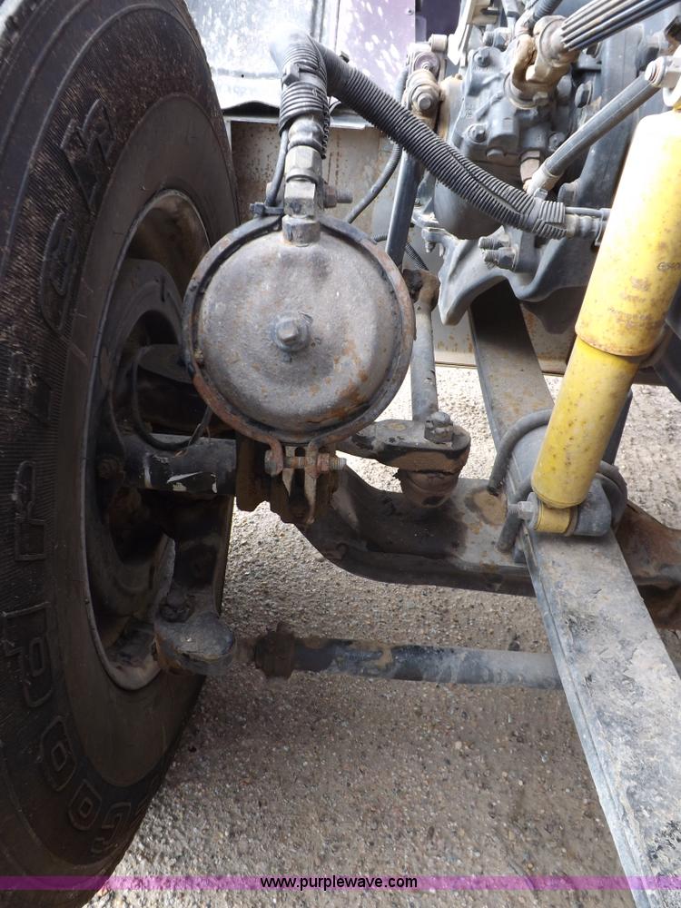 image for item J6900 2008 Peterbilt 389 semi truck