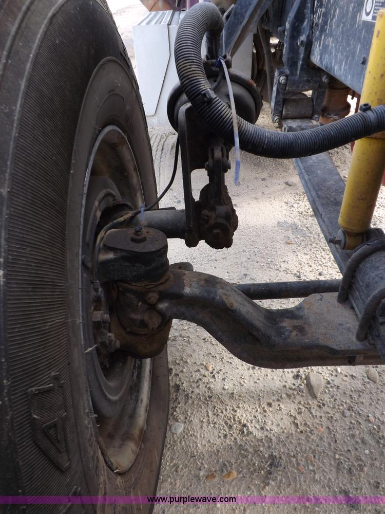 image for item J6900 2008 Peterbilt 389 semi truck