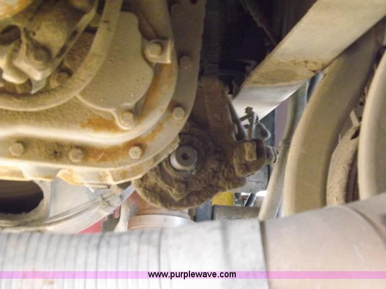 image for item J6900 2008 Peterbilt 389 semi truck