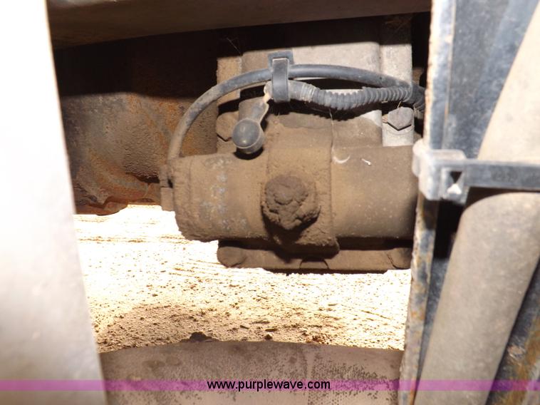 image for item J6900 2008 Peterbilt 389 semi truck