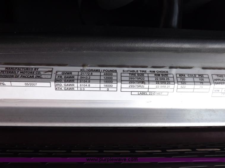 image for item J6900 2008 Peterbilt 389 semi truck