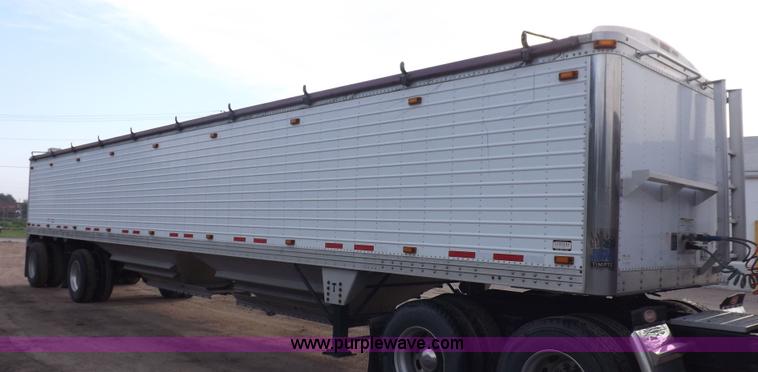 image for item J6901 2011 Timpte Super Hopper double hopper grain trailer