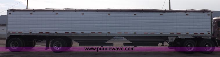 image for item J6901 2011 Timpte Super Hopper double hopper grain trailer