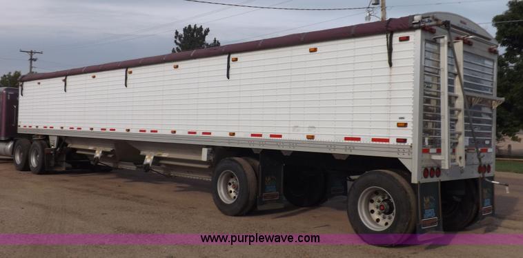 image for item J6901 2011 Timpte Super Hopper double hopper grain trailer