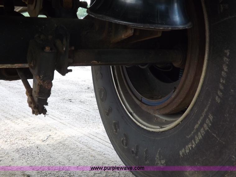 image for item J6901 2011 Timpte Super Hopper double hopper grain trailer