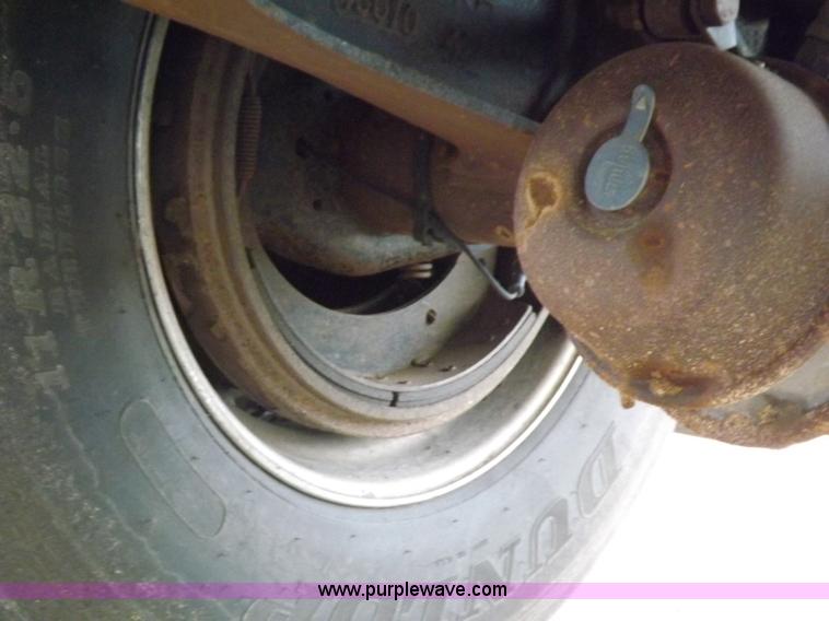 image for item J6901 2011 Timpte Super Hopper double hopper grain trailer