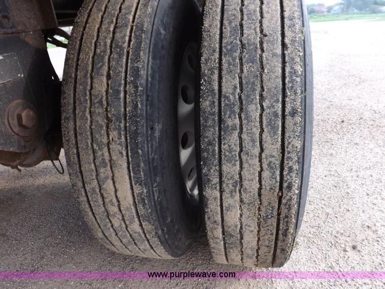 image for item J6901 2011 Timpte Super Hopper double hopper grain trailer