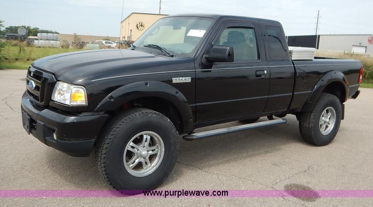 image for item K1525 2006 Ford Ranger SuperCab pickup truck