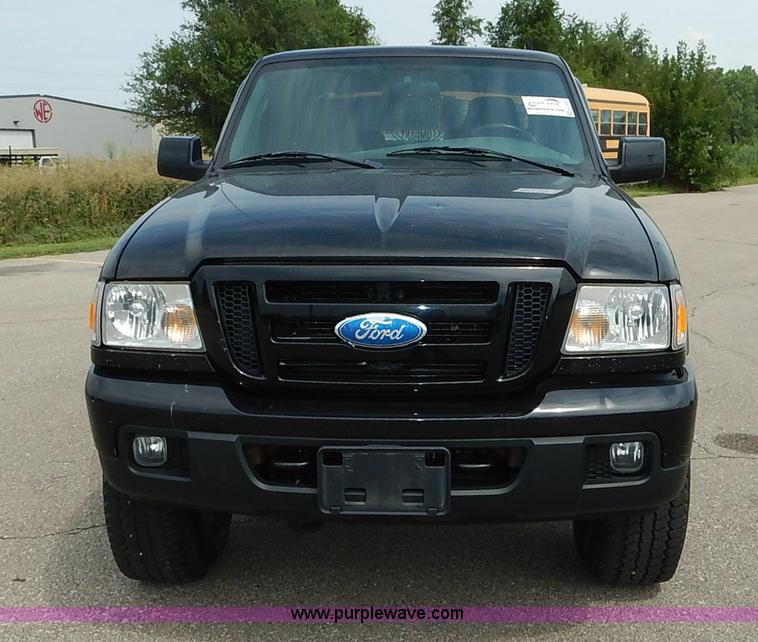 image for item K1525 2006 Ford Ranger SuperCab pickup truck