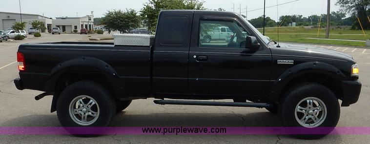 image for item K1525 2006 Ford Ranger SuperCab pickup truck