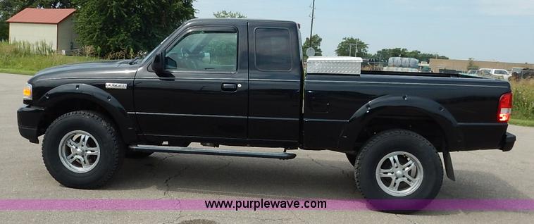 image for item K1525 2006 Ford Ranger SuperCab pickup truck