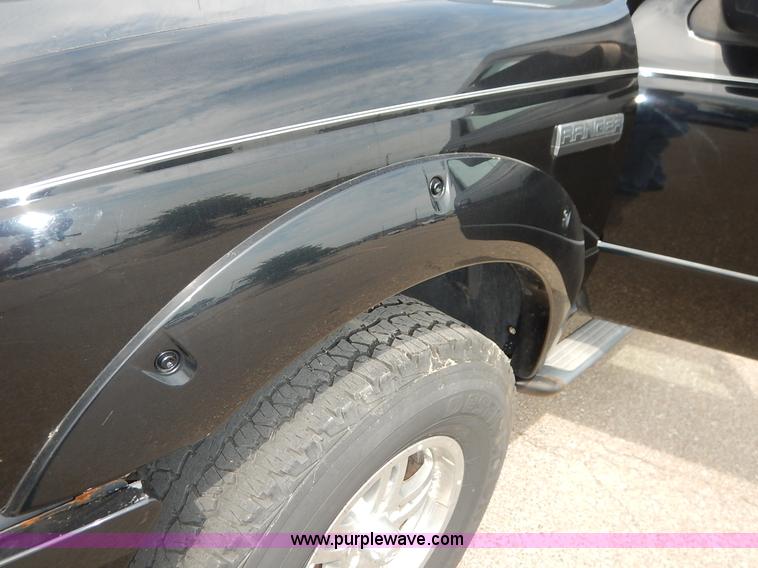 image for item K1525 2006 Ford Ranger SuperCab pickup truck