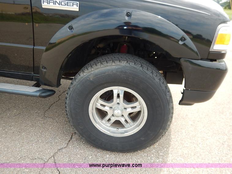 image for item K1525 2006 Ford Ranger SuperCab pickup truck