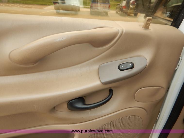 image for item K1529 1997 Ford Expedition Eddie Bauer SUV