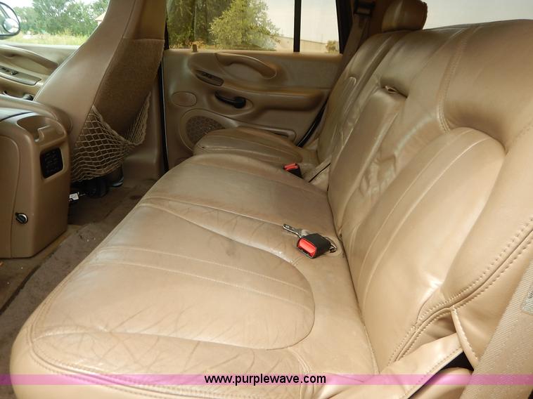 image for item K1529 1997 Ford Expedition Eddie Bauer SUV