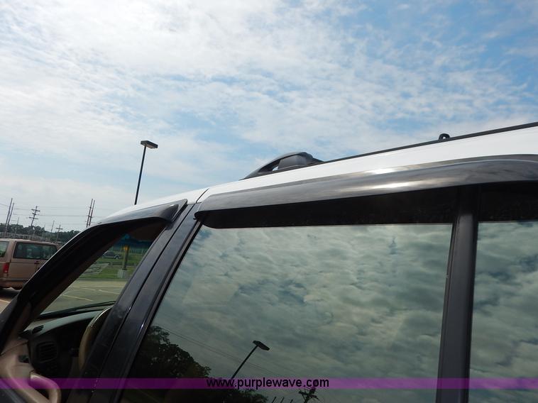 image for item K1529 1997 Ford Expedition Eddie Bauer SUV