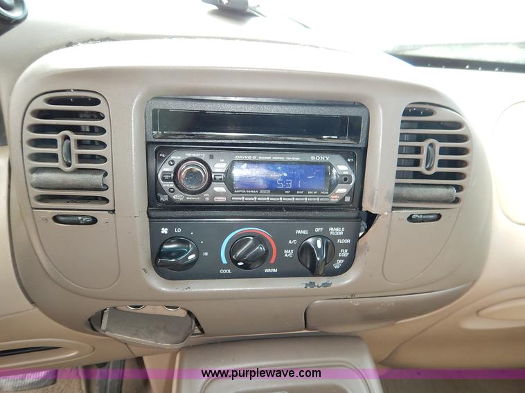 image for item K1529 1997 Ford Expedition Eddie Bauer SUV