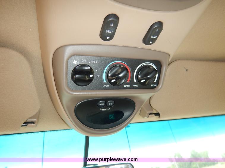 image for item K1529 1997 Ford Expedition Eddie Bauer SUV