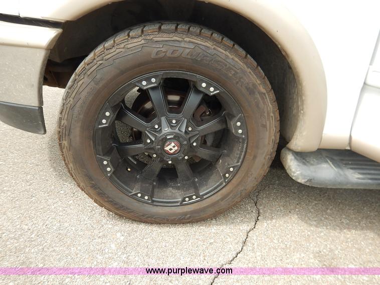 image for item K1529 1997 Ford Expedition Eddie Bauer SUV