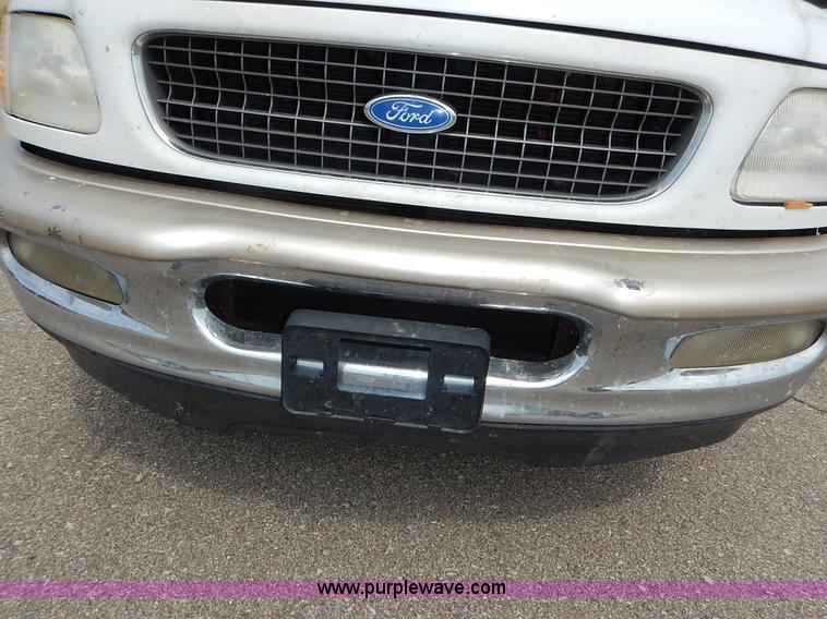 image for item K1529 1997 Ford Expedition Eddie Bauer SUV